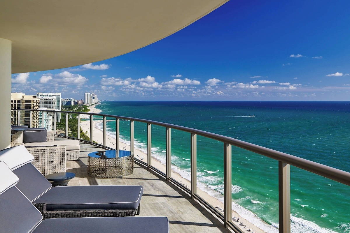 The St. Regis Bal Harbour Resort