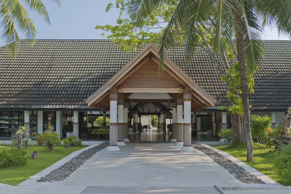 Holiday Island Resort