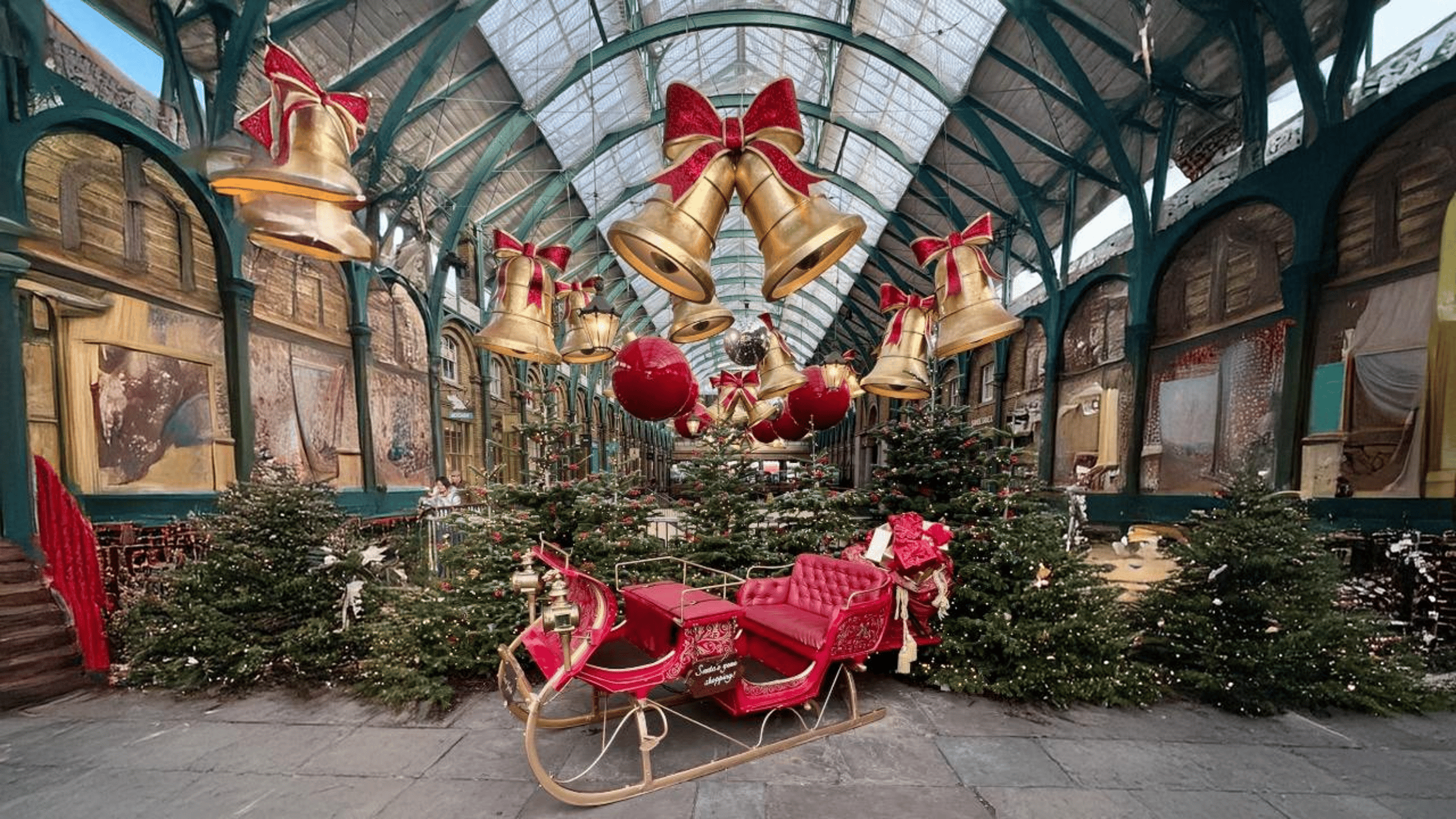 Luxury Christmas in the Charming Covent Garden