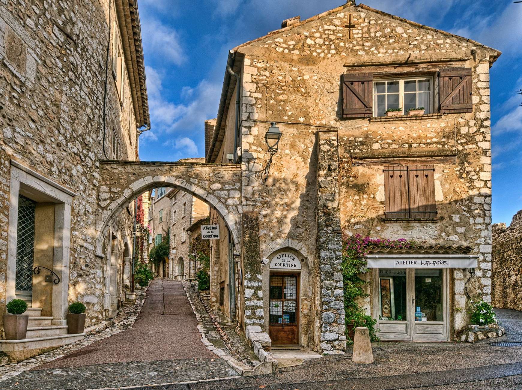 Medieval Villages Full-Day Guided Trip from Nice