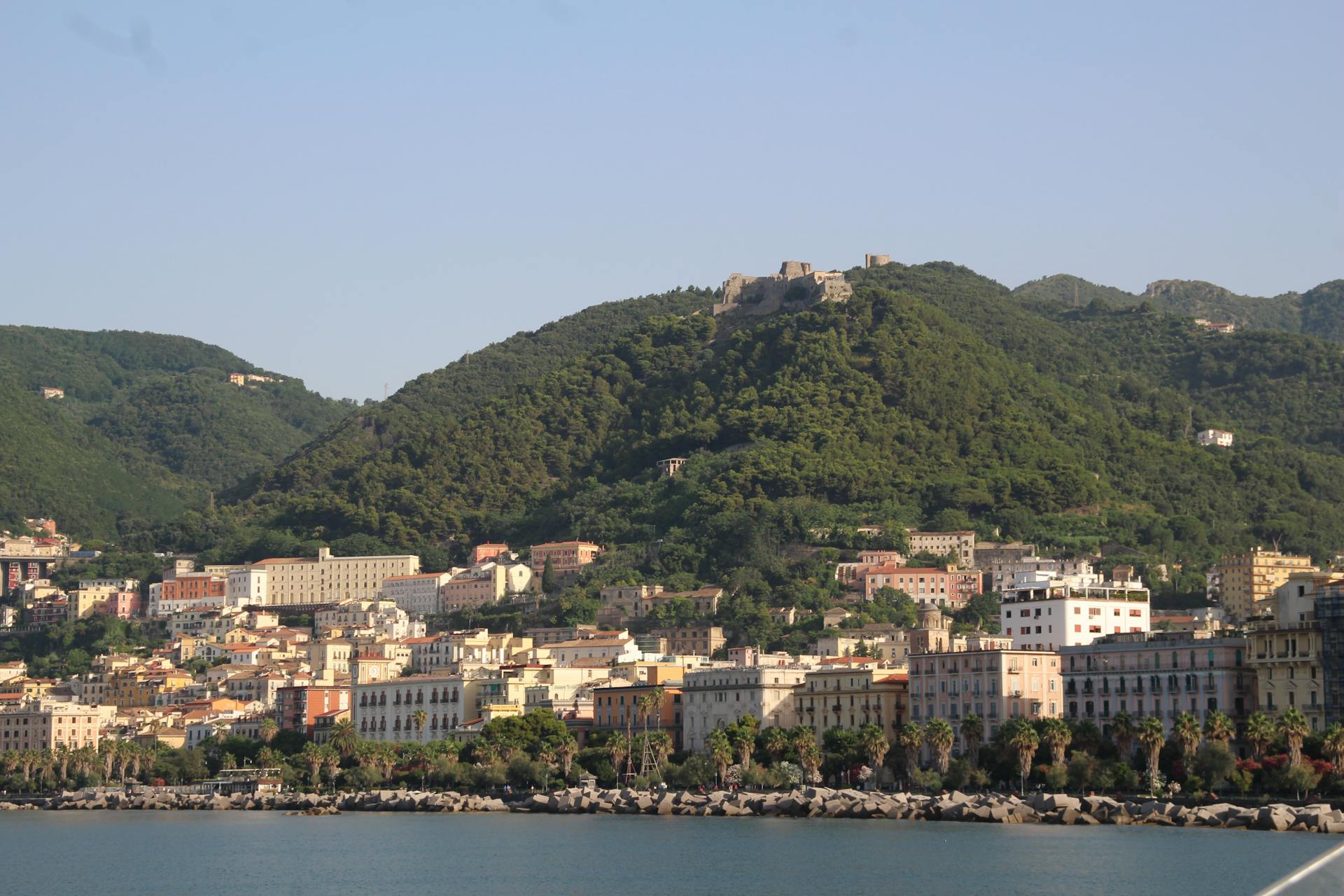 where to stay in Salerno Italy