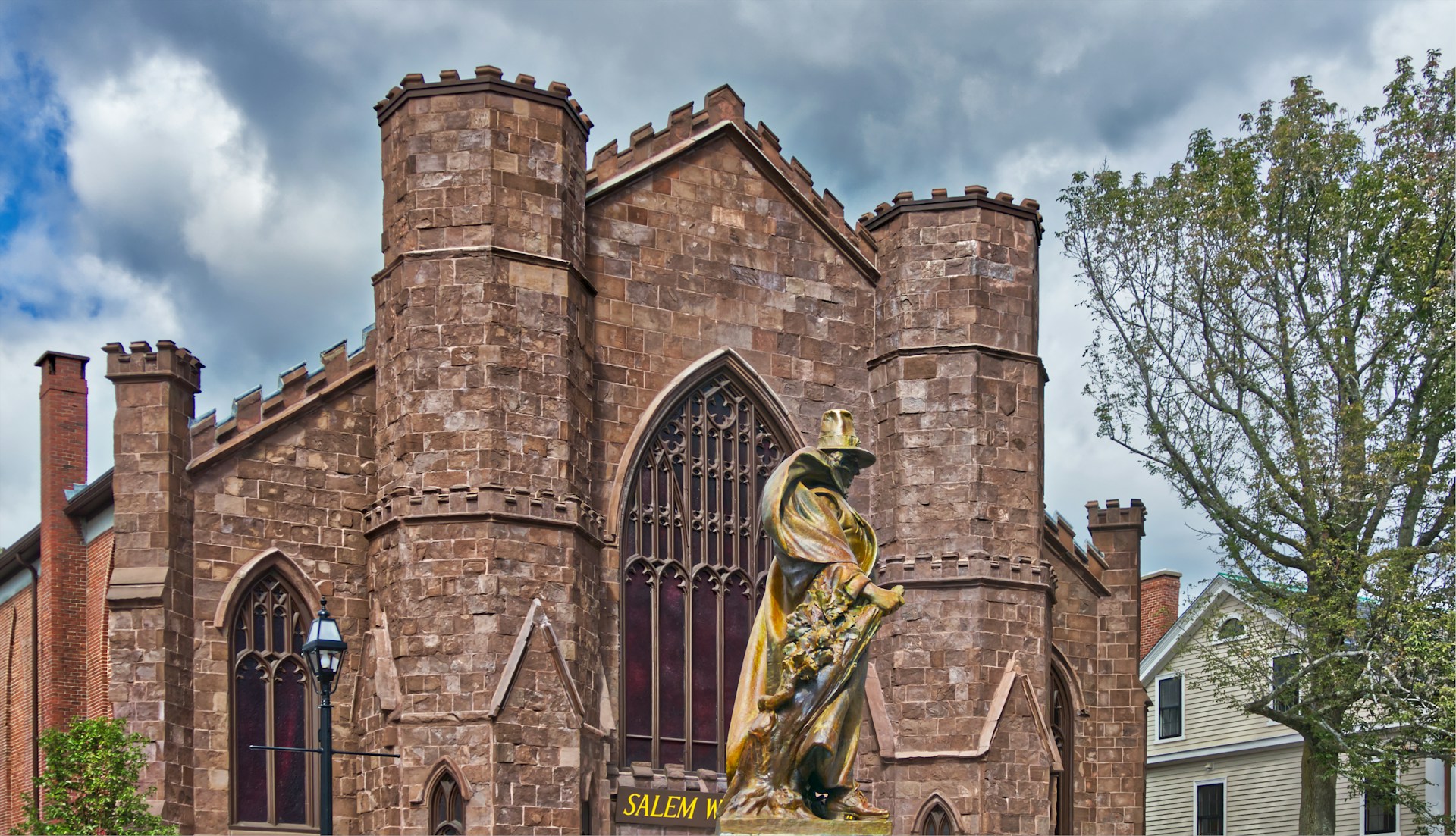 best hotels in Salem